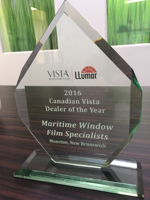 Canadian Vista Dealer of the Year 2016 mwfs-2016-dealer-award-trophy